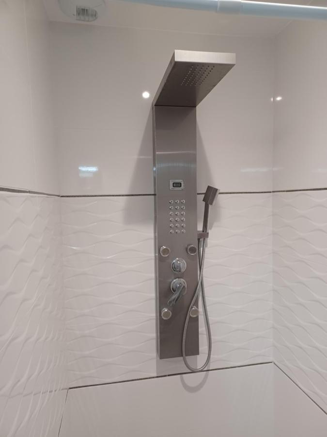 Chambre Privee/Climatisee+Tv /Petit Dejeuner Inclu/Tout Confort Nevers Dış mekan fotoğraf