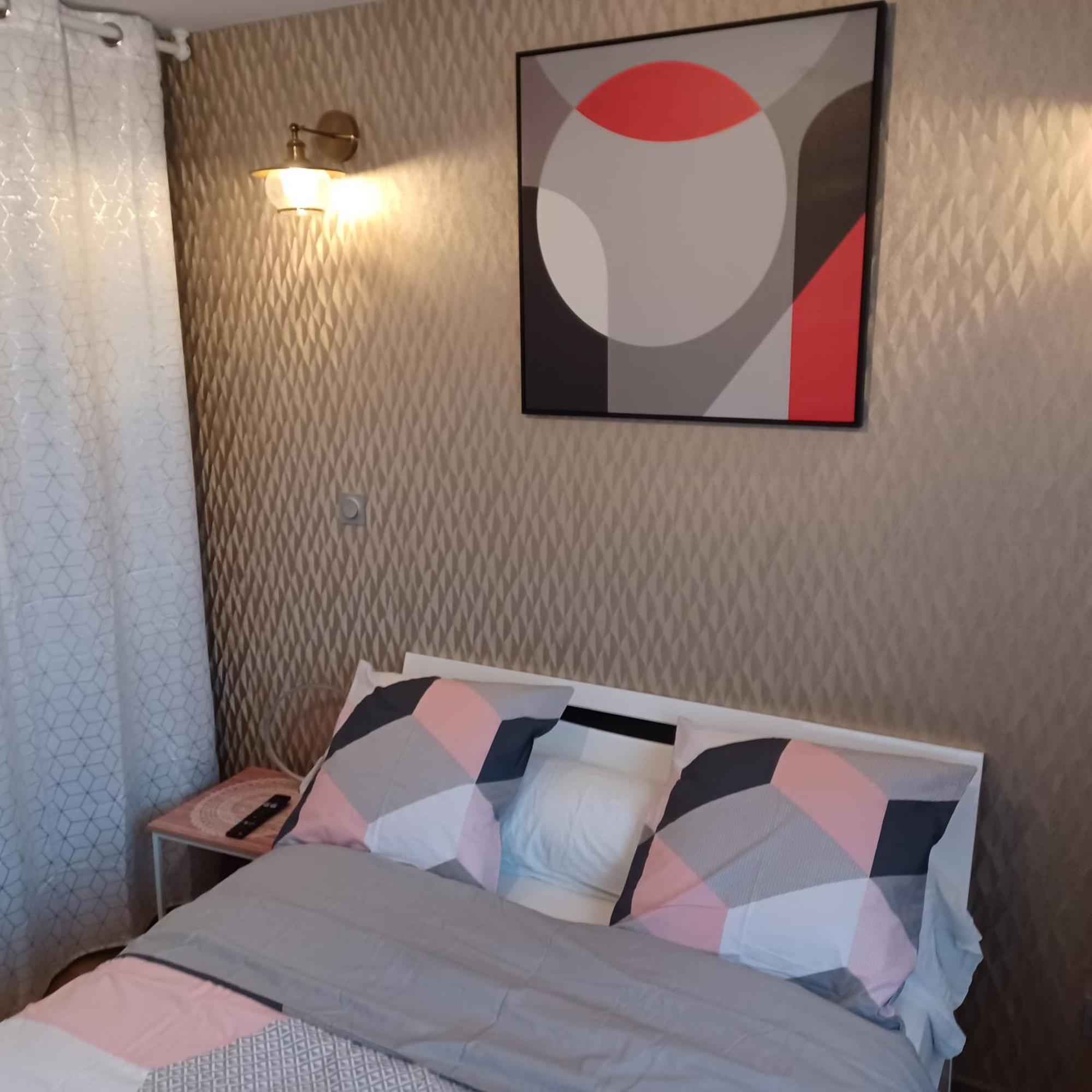 Chambre Privee/Climatisee+Tv /Petit Dejeuner Inclu/Tout Confort Nevers Dış mekan fotoğraf